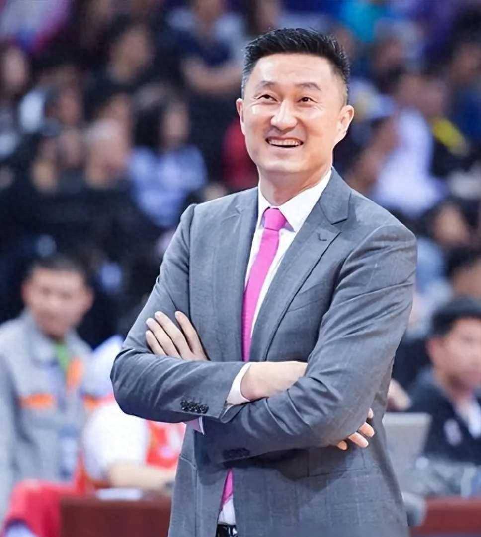 关于葡萄牙体育训练开放日，今夜战术微调引欢呼，CBA常规赛在即，纪律约束更严格的信息