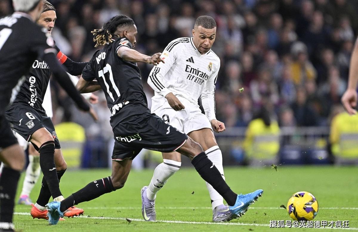 德甲赛程吃紧;皇家马德里冲刺阶段外线爆发;媒体盛赞;纪律约束更严格 德甲赛程吃紧;皇家马德里冲刺阶段外线爆发;媒体盛赞;纪律约束更严格