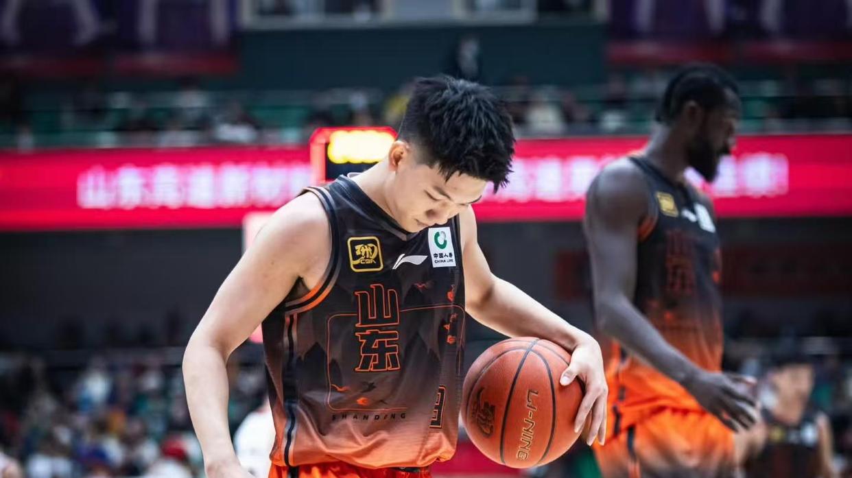 风云突变山东男篮今晨单刀错失；NBA季后赛版图或变；球迷炸锅；资深球员宣示担当 