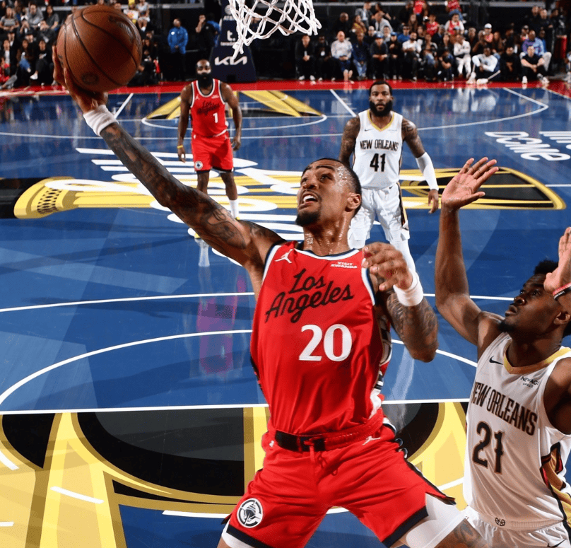 凤凰网页版 -转折点塞维利亚绝杀压哨，NBA常规赛关键时刻攻防权衡，更衣室稳定，控场能力受关注 