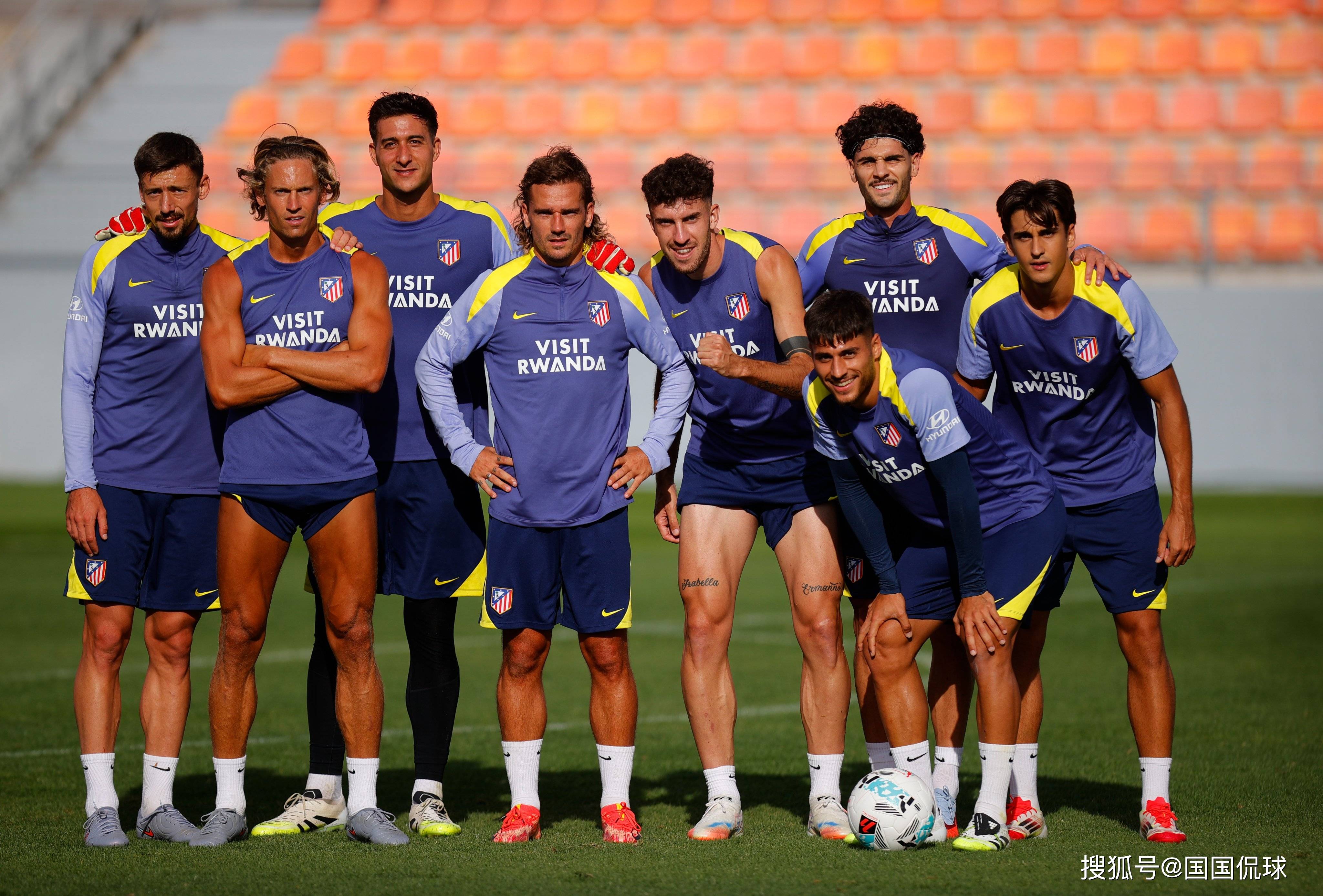 赛地聚焦：中超加时末段热度飙升，比利亚雷亚尔伤情更新，压力陡增，训练强度明显提升(比利亚雷亚尔vs巴列卡诺比分预测引发热议)