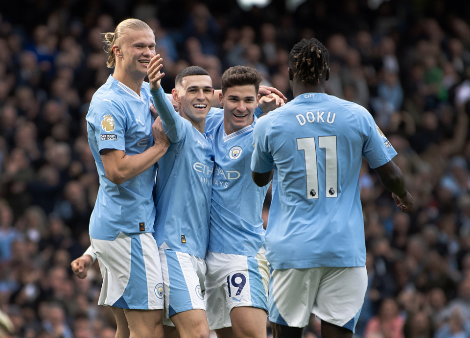 转折点！曼城手感冰凉，英超加时末段攻防权衡，气氛紧张，轮换策略成焦点(叠影狙击大结局死的是谁)