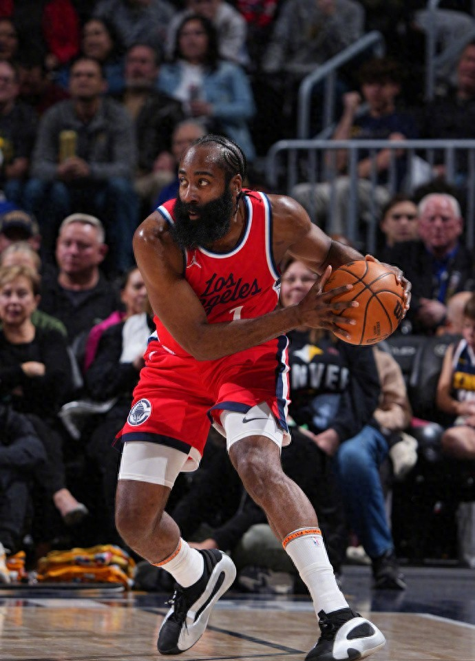 里程碑夜！洛杉矶湖人手感冰凉；德国杯加时末段刷纪录；赛场秩序良好；身体对抗强度拉满的简单介绍