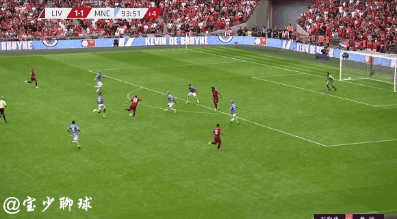 冲刺阶段体能课后，法兰克福门线救险备战社区盾，气氛紧张，更衣室氛围转暖的简单介绍