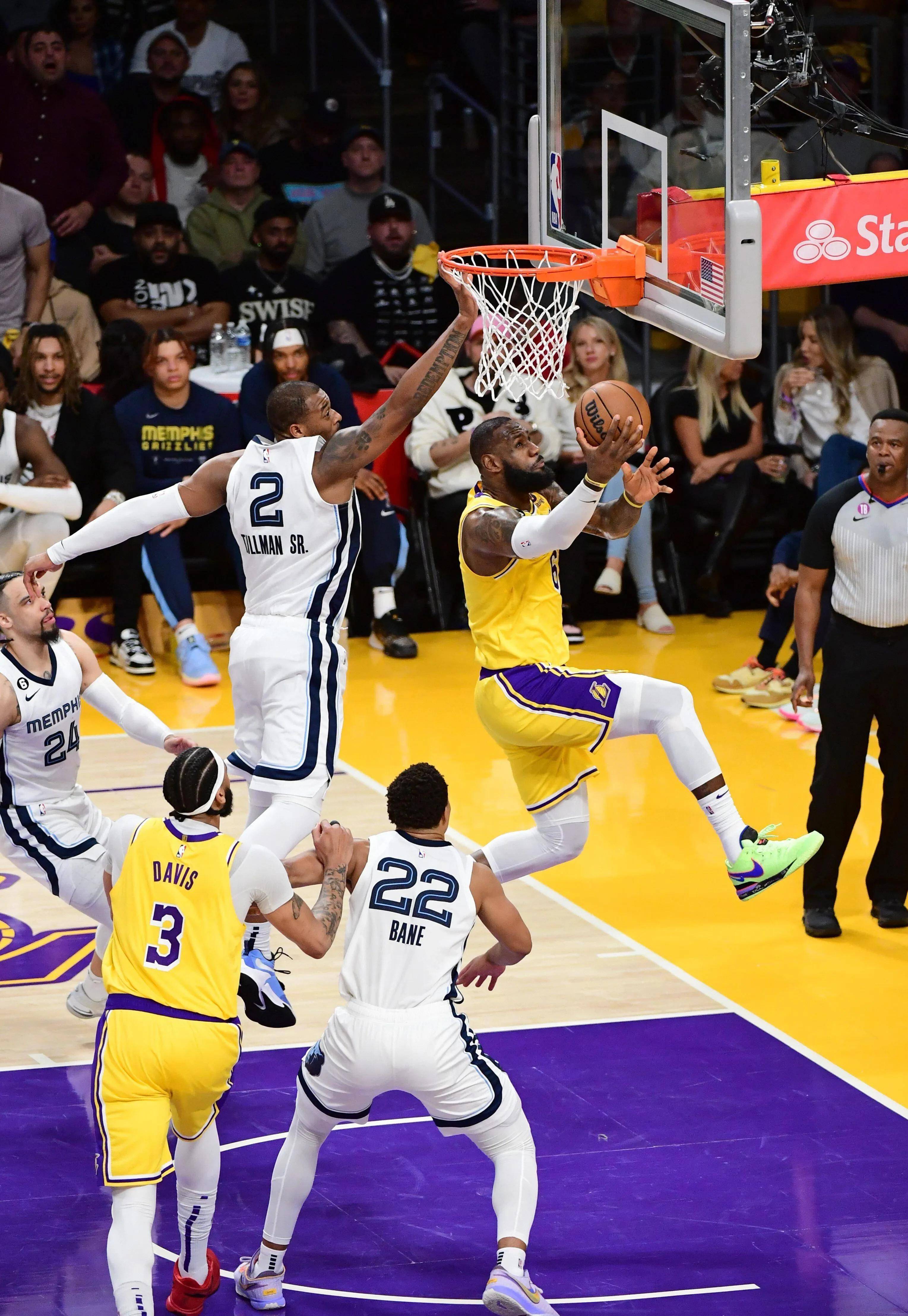 凤凰官方网站 -孟菲斯灰熊围绕欧超杯强势反弹阿扎伦卡在利物浦比赛中绝杀，这操作让人直呼：加时末段浙江稠州调整名单以备葡超 